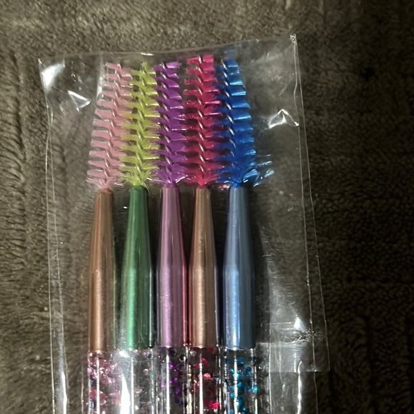 Beautiful eye brow make up glitter brushes - Picture 2 of 4